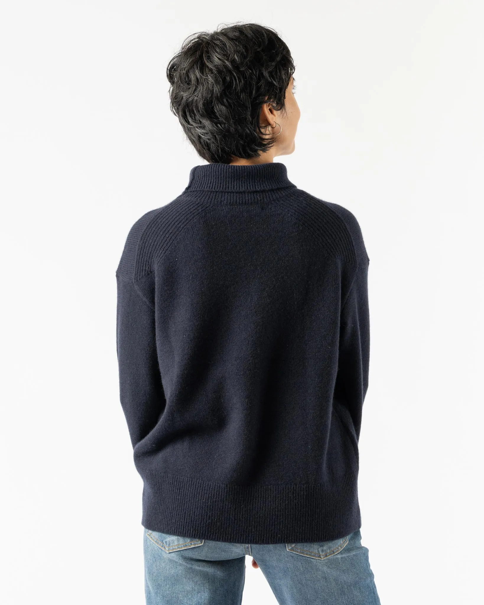 Alex Mill Cashmere Cecile Turtleneck Sweater in Navy