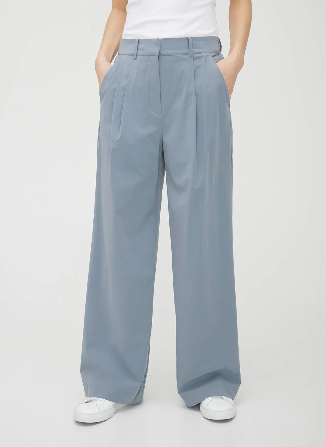 Chloe High Waisted Pleated Trousers